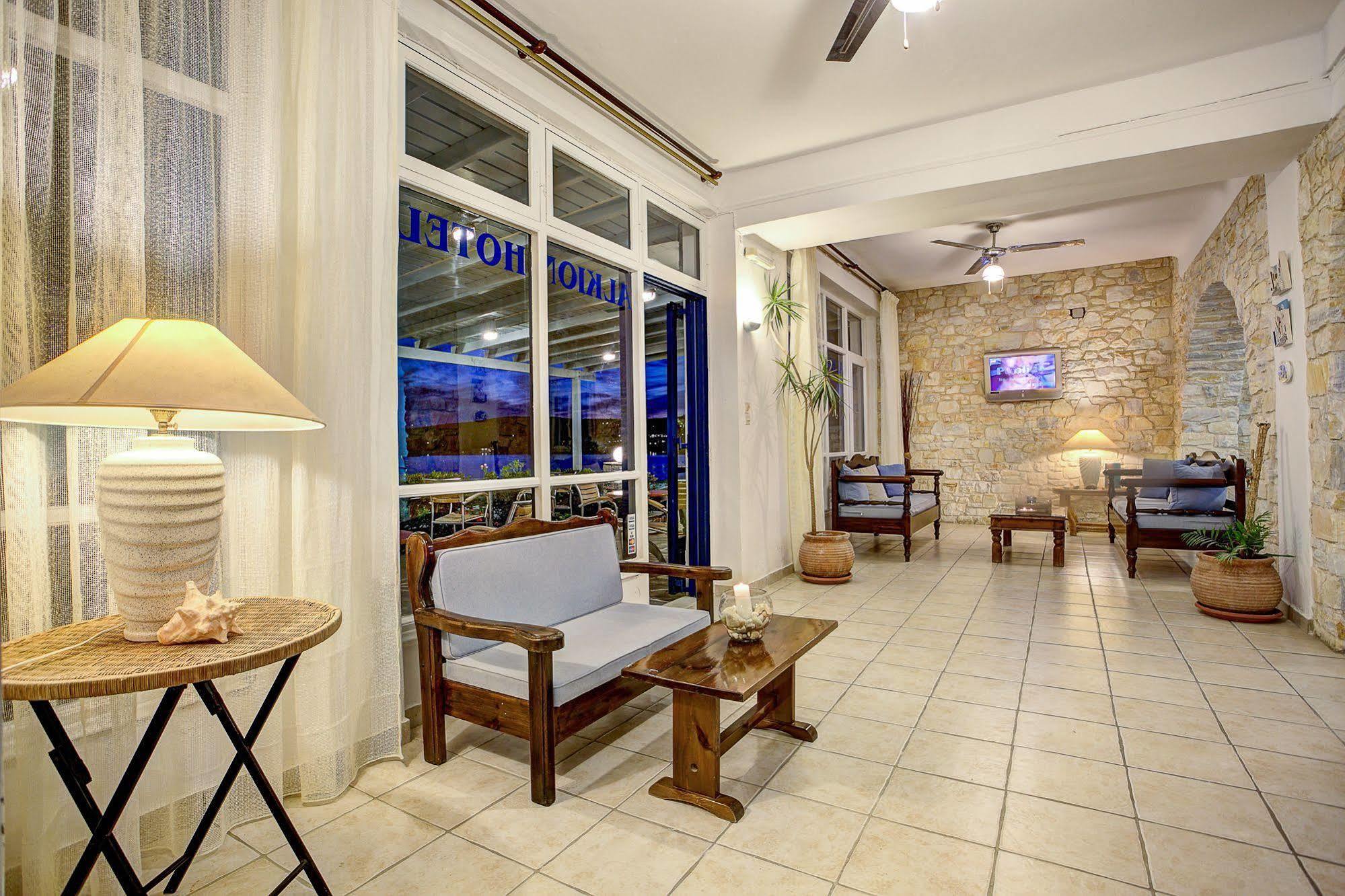 Alkyon Hotel Парікія Екстер'єр фото